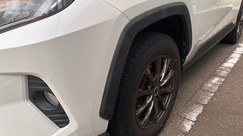 RAV4 50系に装着した17インチホイールとスタッドレスタイヤ