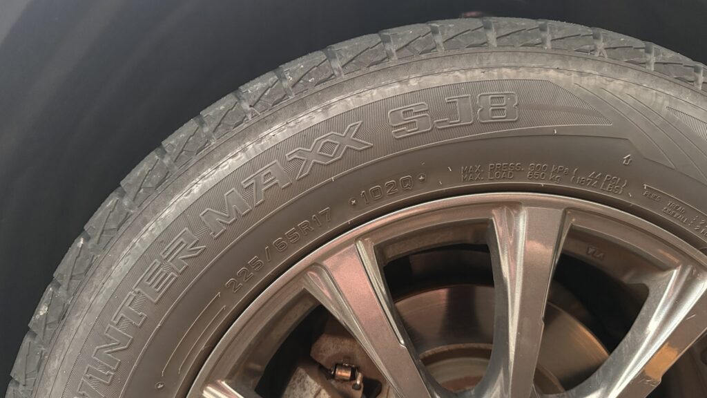 RAV4 50系に装着している225/65R17の17インチスタッドレスタイヤ